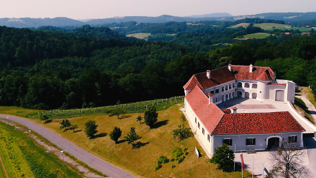 Drohnenaufnahme Schloss Tabor