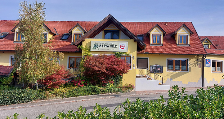 Außenansicht des Restaurants Land Rast Haus